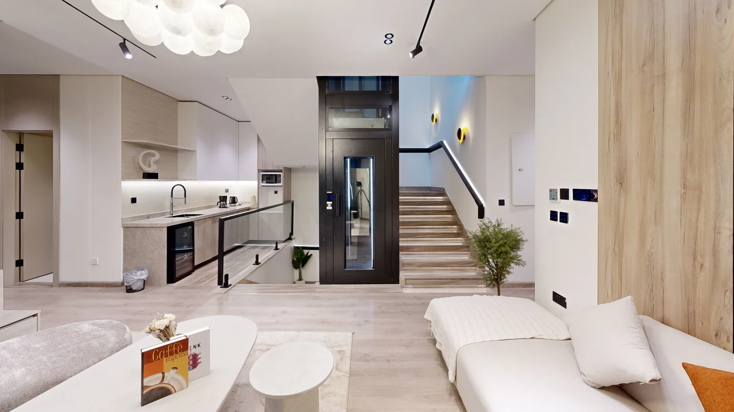 wfBqf5SKnGc-Living_Room